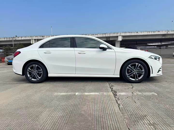 Фото 6 - Mercedes-Benz A-Class