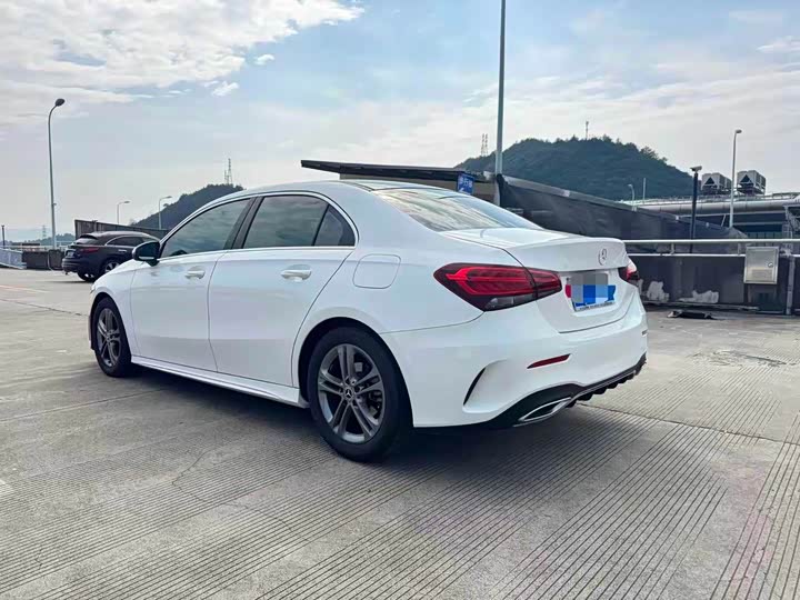 Фото 8 - Mercedes-Benz A-Class