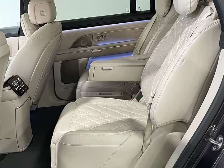 Фото 8 - Nio ES8