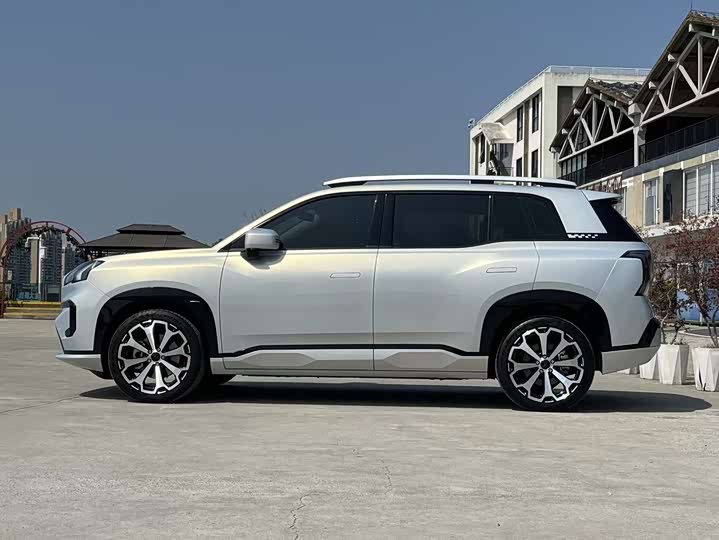 Photo 6 - GAC Aion V