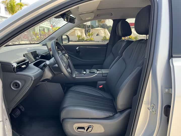 Photo 7 - GAC Aion V