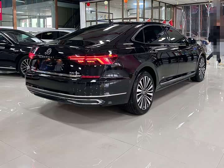 Фото 7 - Volkswagen Passat