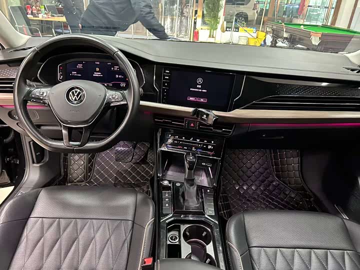 Фото 9 - Volkswagen Passat