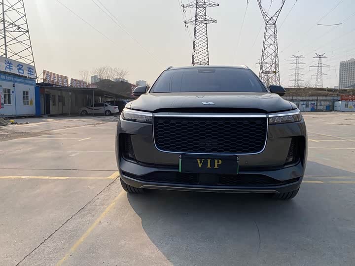 Фото 2 - LiXiang One