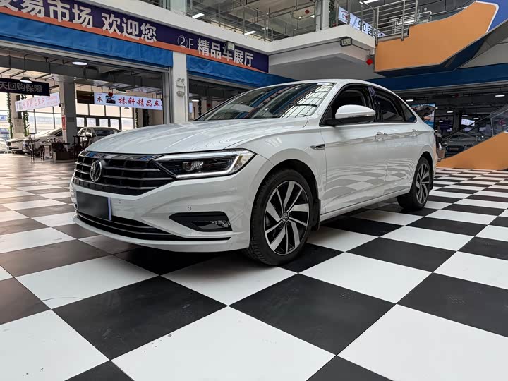 Фото 1 - Volkswagen Sagitar L