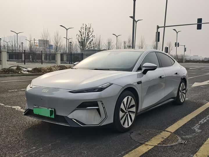 Photo 1 - Geely Galaxy E8