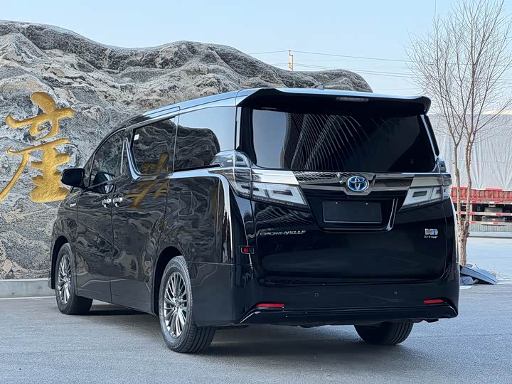 Фото 4 - Toyota Vellfire