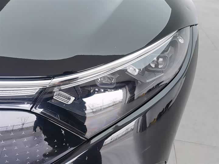 Photo 7 - Mercedes-Benz EQS