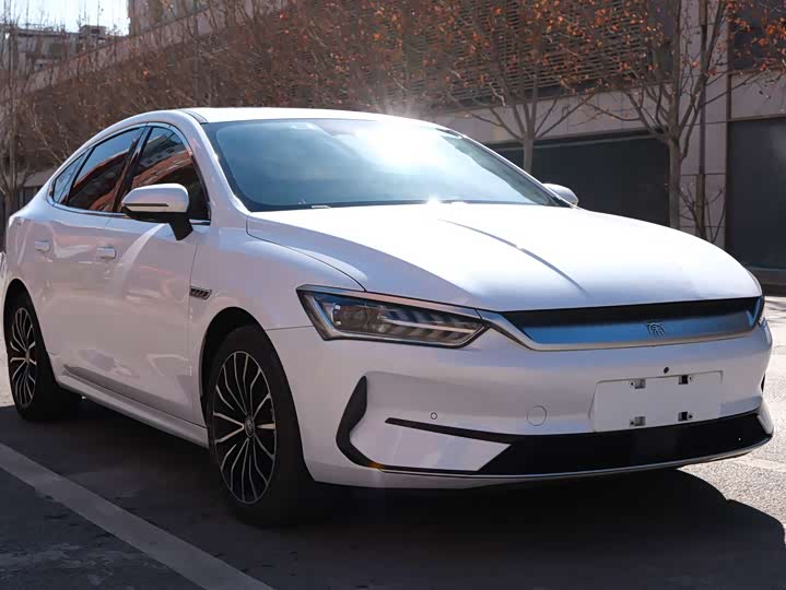 Фото 2 - BYD Qin Plus