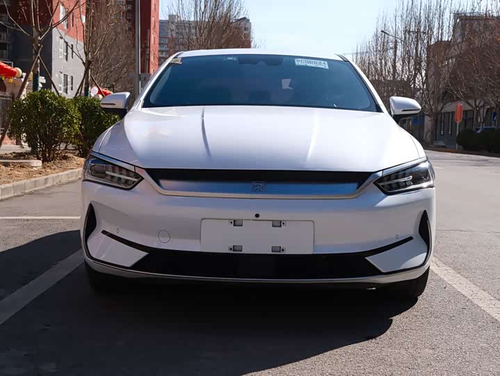 Фото 3 - BYD Qin Plus