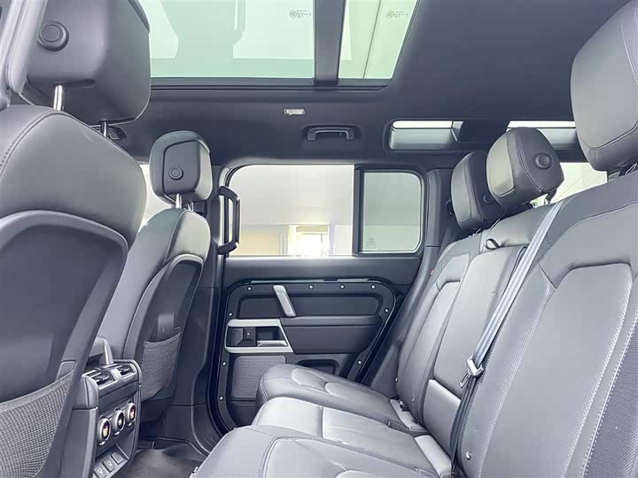 Фото 6 - Land Rover Defender