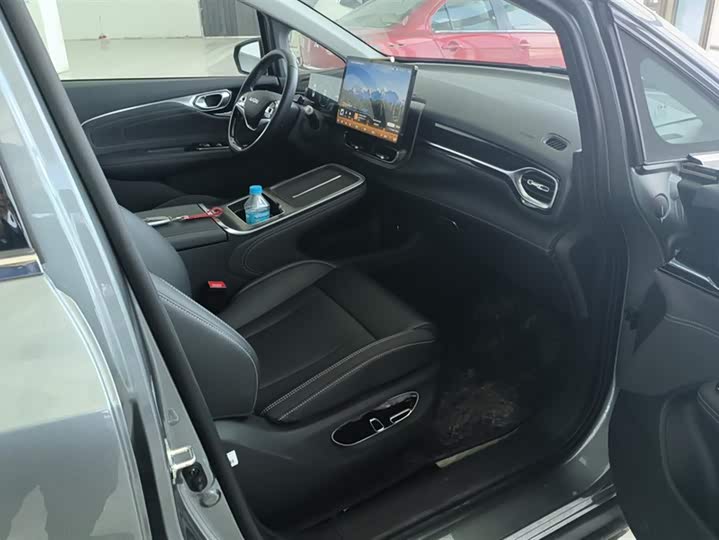 Photo 8 - GAC Aion V