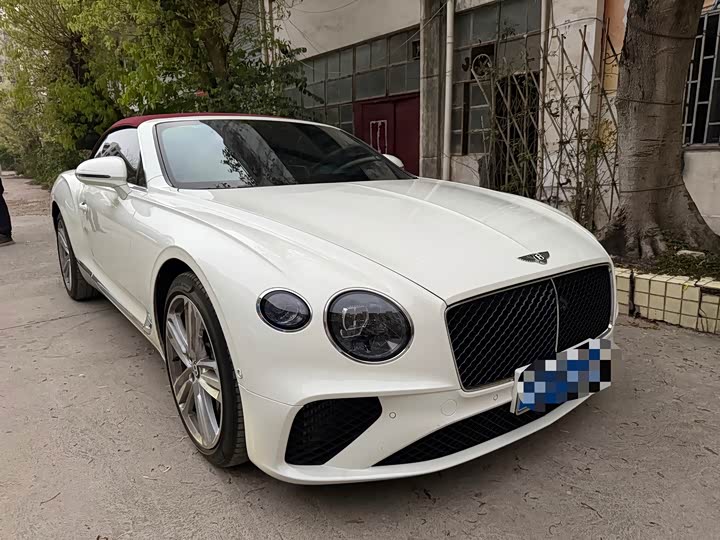 Фото 3 - Bentley Continental GT