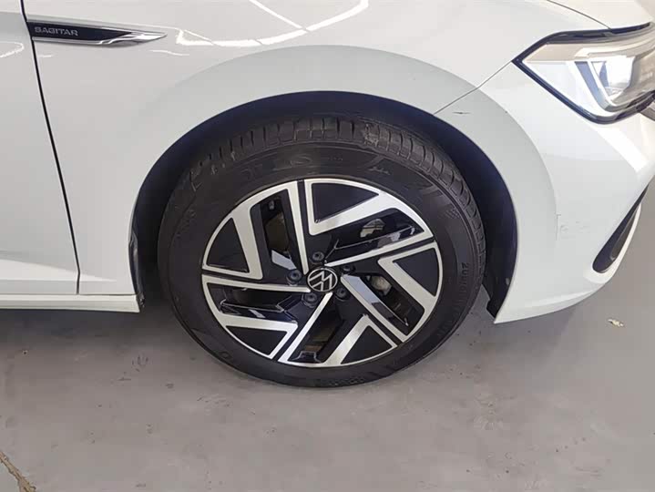 Фото 6 - Volkswagen Sagitar L