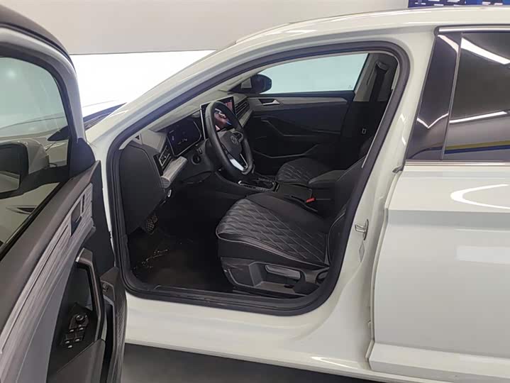 Фото 9 - Volkswagen Sagitar L