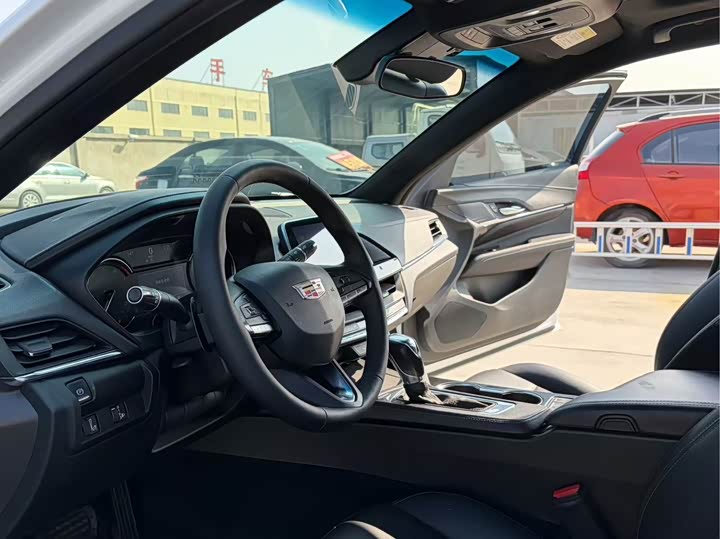 Фото 5 - Cadillac CT4