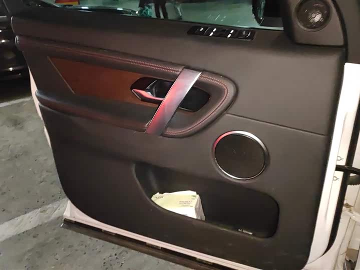 Фото 7 - Land Rover Discovery Sport