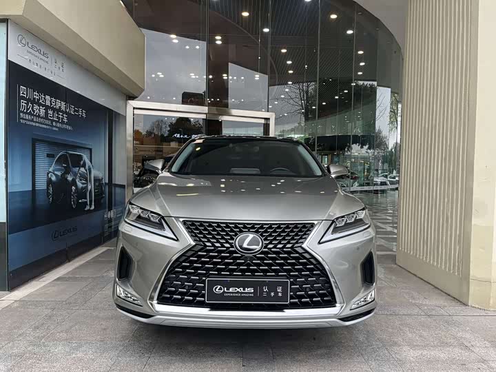 Фото 1 - Lexus RX