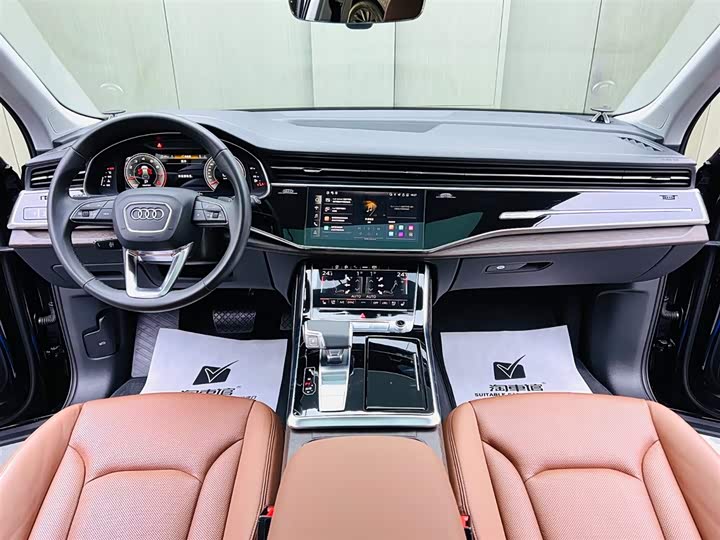 Фото 9 - Audi Q7