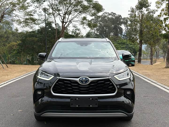 Фото 2 - Toyota Highlander