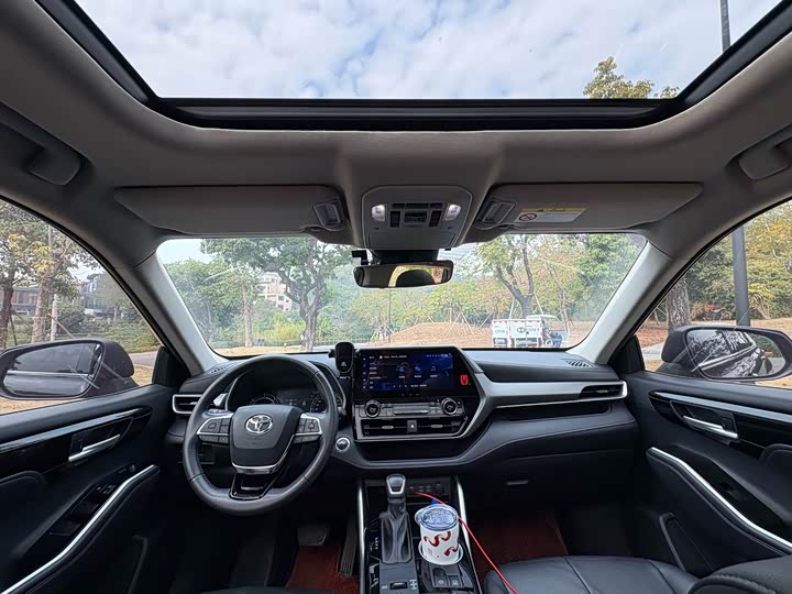 Фото 5 - Toyota Highlander