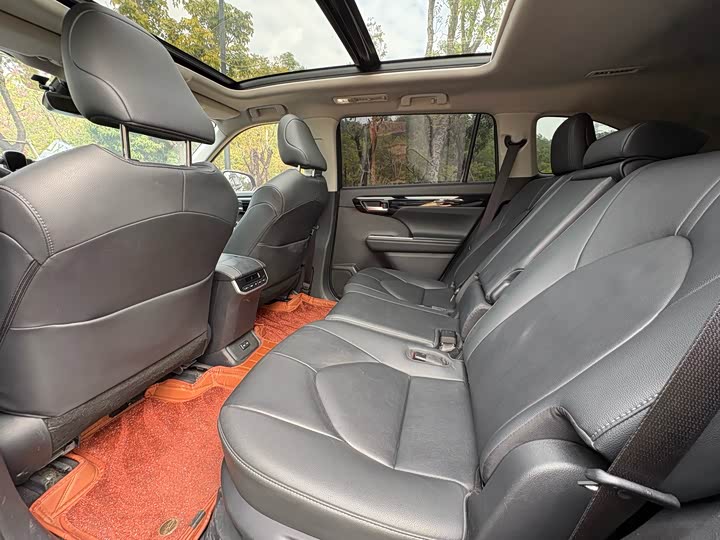 Фото 6 - Toyota Highlander