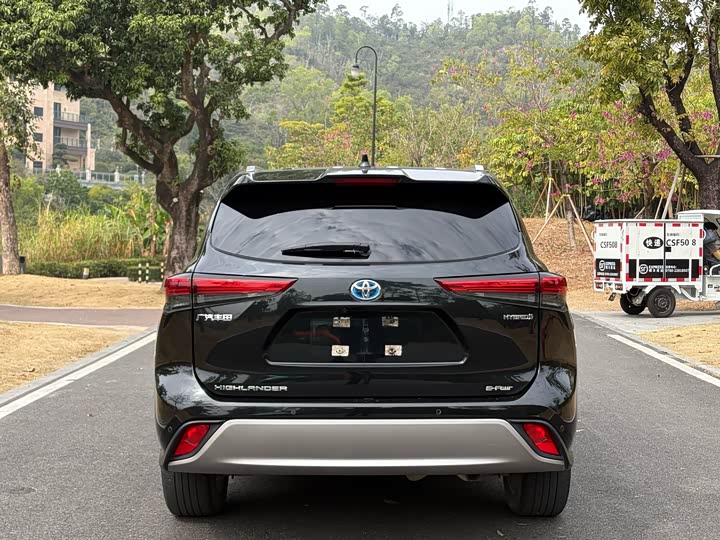 Фото 8 - Toyota Highlander