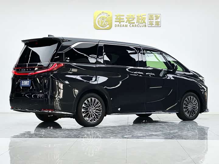 Фото 4 - Lexus LM