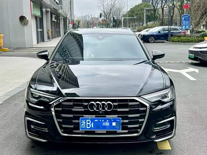 Фото 2 - Audi A6L
