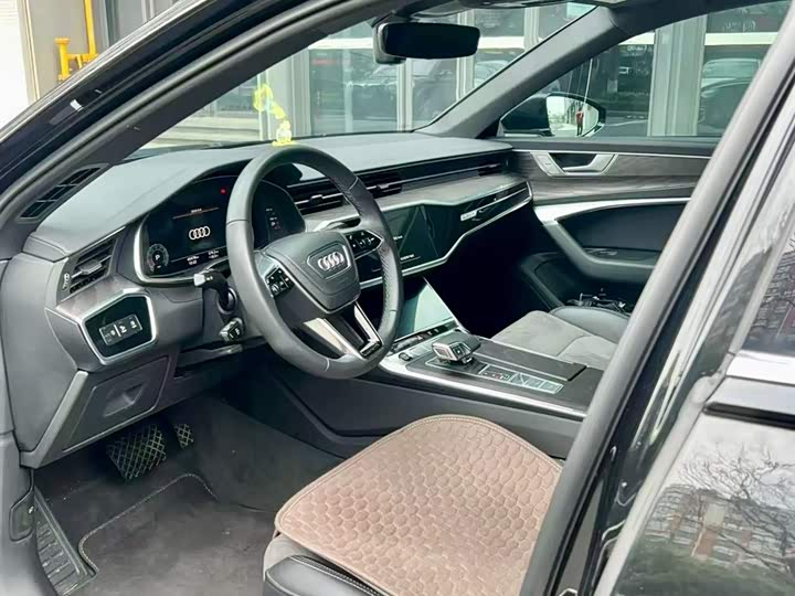 Фото 3 - Audi A6L