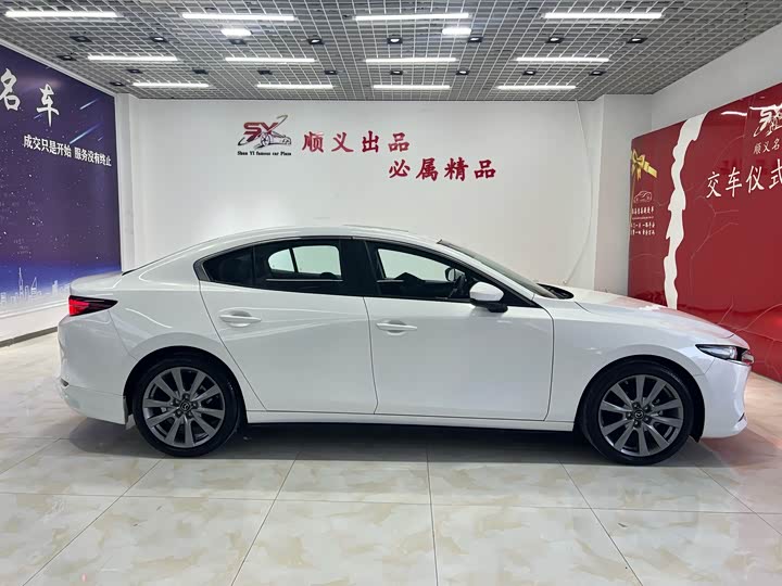 Photo 3 - Mazda 3 (Axela)