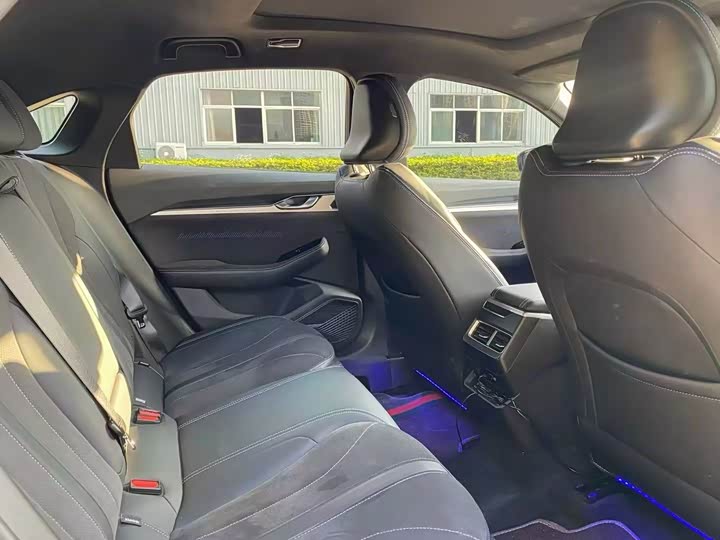 Фото 6 - Geely Preface