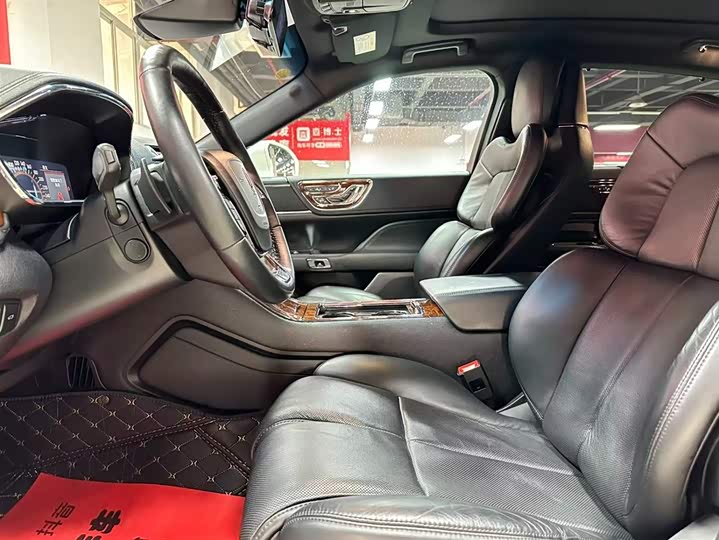 Фото 7 - Lincoln Continental