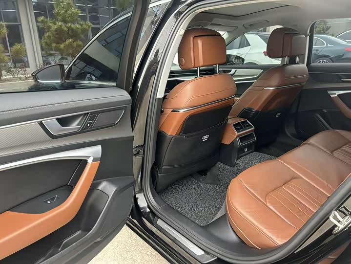 Фото 3 - Audi A6L