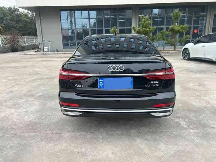 Фото 9 - Audi A6L
