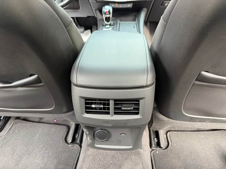 Фото 8 - Cadillac CT5