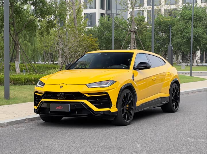 Фото 1 - Lamborghini Urus