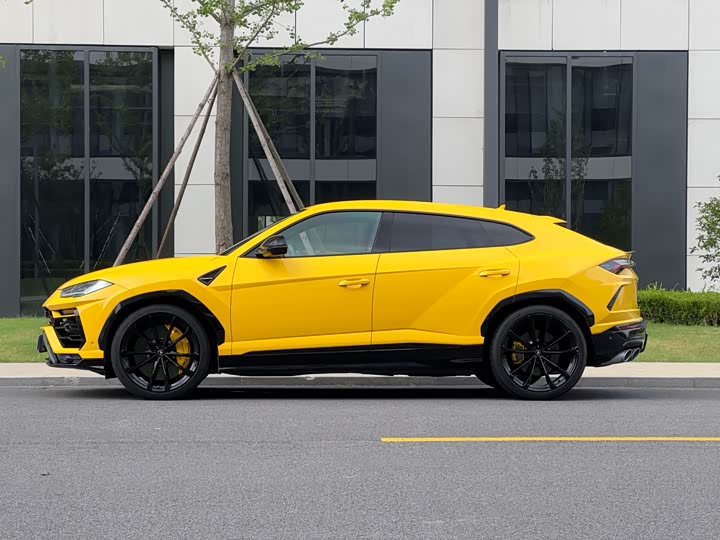 Фото 4 - Lamborghini Urus