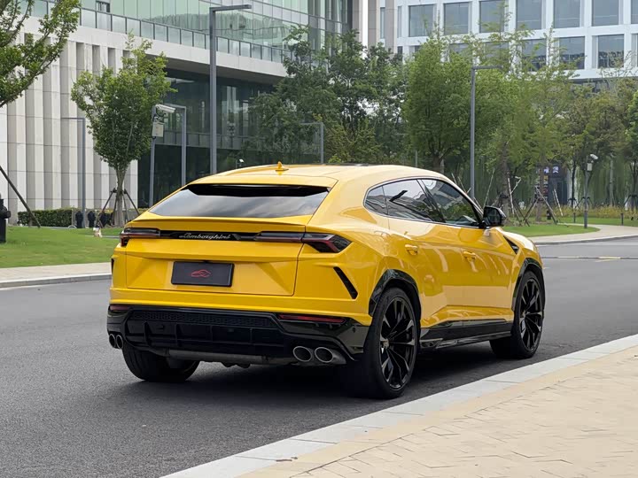Фото 7 - Lamborghini Urus
