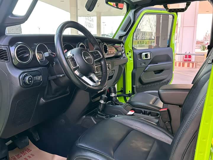 Фото 4 - Jeep Wrangler