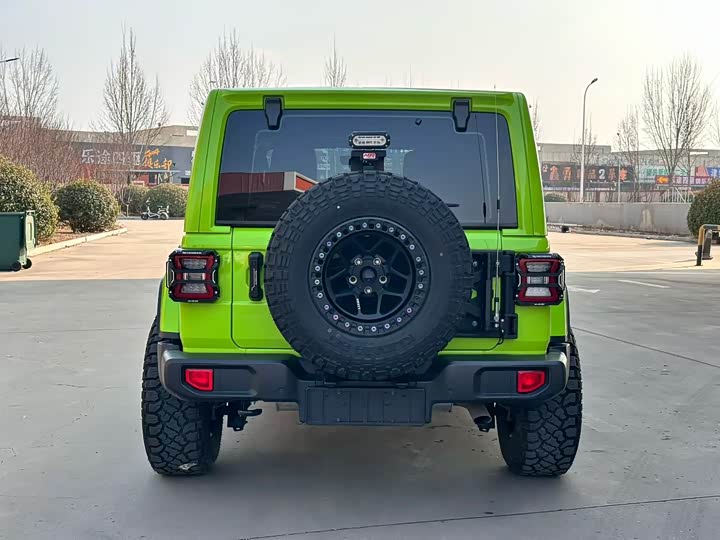 Фото 8 - Jeep Wrangler