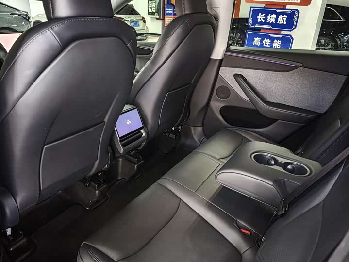 Photo 4 - Tesla Model Y