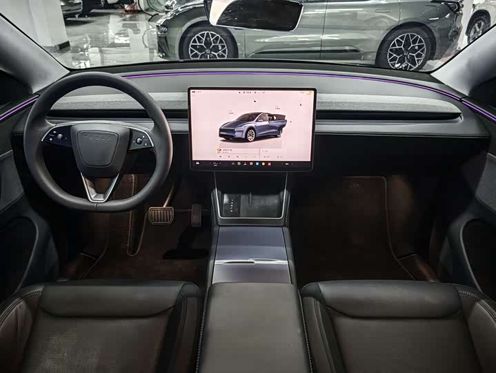 Photo 5 - Tesla Model Y
