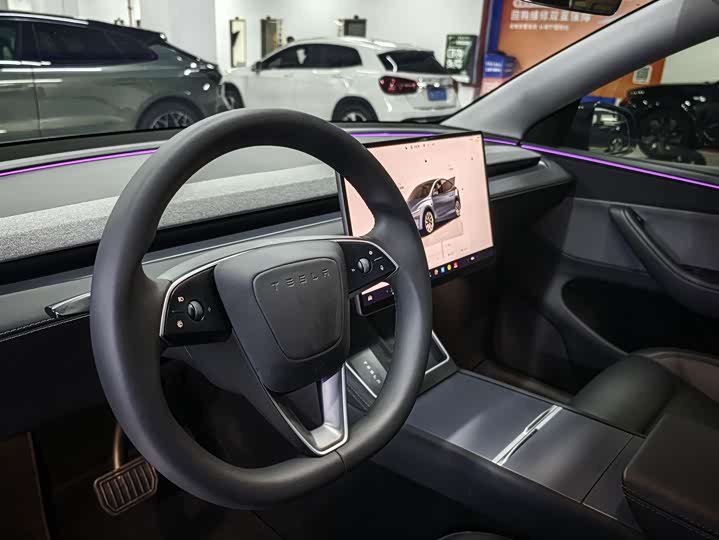 Photo 7 - Tesla Model Y