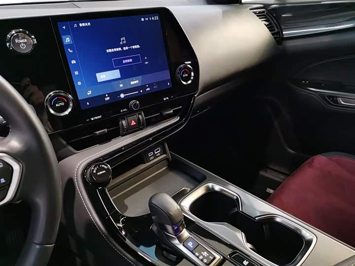 Фото 8 - Lexus NX