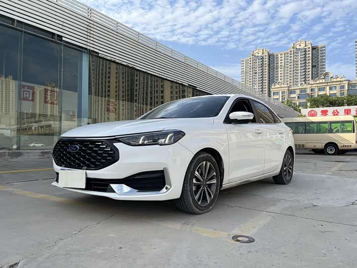 Фото 1 - Ford Escort