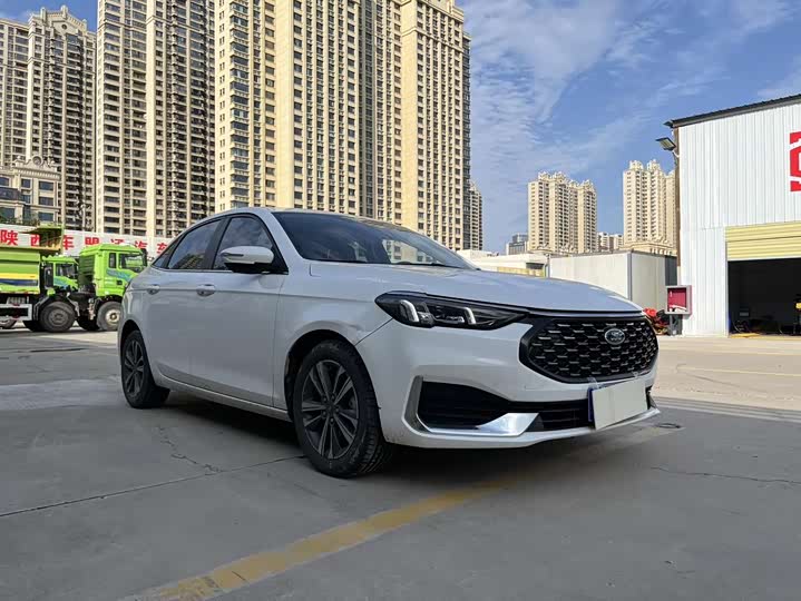 Фото 3 - Ford Escort