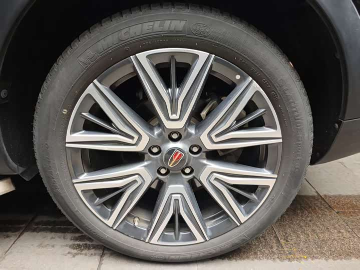 Фото 6 - Hongqi HS5