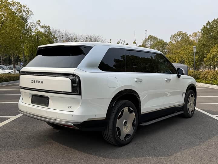 Фото 7 - Zeekr 9X
