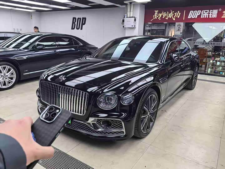 Фото 1 - Bentley Flying Spur Hybrid